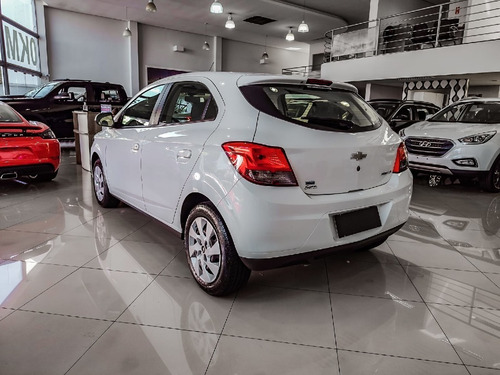 Imagem 6 de 14 de Chevrolet Onix 1.4 Mpfi Lt 8v Flex 4p Automatico