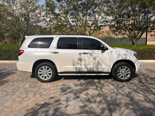 Toyota Sequoia 5.7 Platinum At