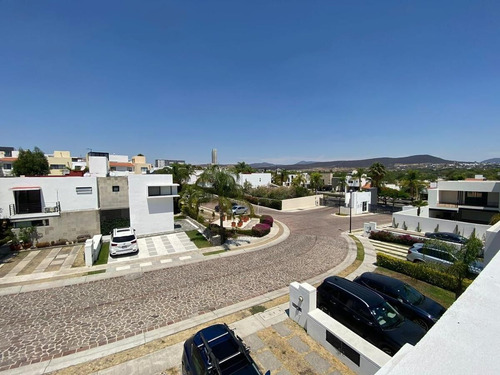Casa Amueblada En Renta En Cumbres Del Lago Juriquilla Querétaro