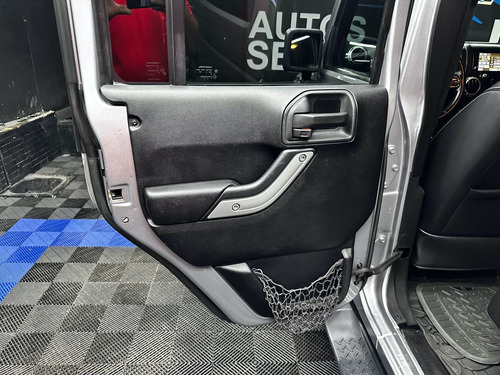 Jeep Wrangler 3.6 Unlimited Sahara V6 4x4 At