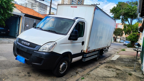 Iveco Daily Chasis 3.0 35S14 3750 Cab. Simples 2P