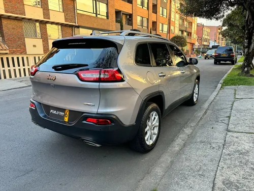 Jeep Cherokee 3.2 Longitude Plus