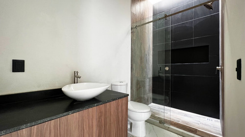 Casa Nueva En Venta En Cuernavaca, Col. Delicias 3 Recámaras, 4 1/2 Baños, Estudio, Alberca