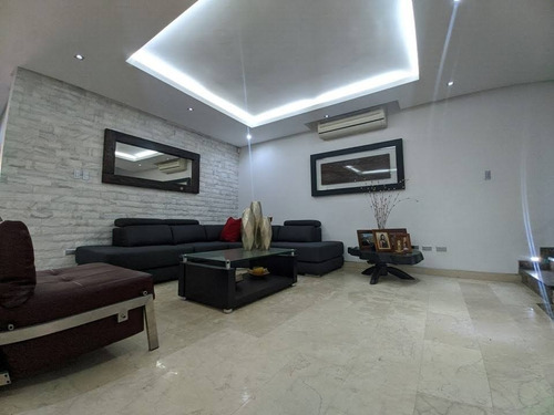 Imagen 4 de 19 de Rosaura Cortez Vende Town House Tipo Villa En Urb Las Chimeneas Res. Aragon