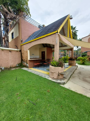 Town-house En Venta Rs. Village Prive Naguanagua Jcossi
