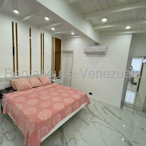 Lomas Del Avila En Venta Hermoso Pent House Dúplex Con Vista Al Ávila