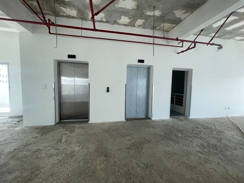 Oficinas Edificio Venta Alquiler Piantini, Santo Domingo