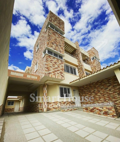 Llev18m-abev02m Smart House Vende Comodo Townhouse En Obra Limpia Urb Andres Bello.