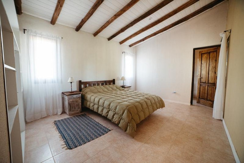 Imagen 14 de 30 de Hermosa Casa Con Viñedos Y Pileta - Miraviñas