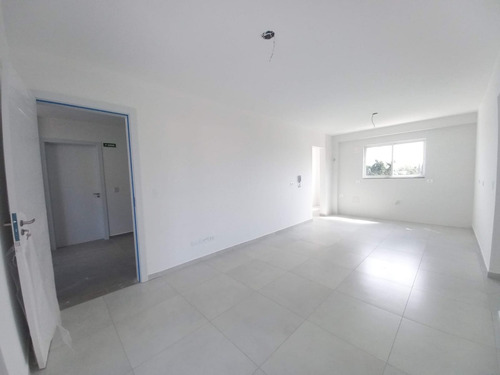 Vende Apartamento De 3 Quartos, Com 1 Suíte E 2 Vagas De Garagens Cobertas