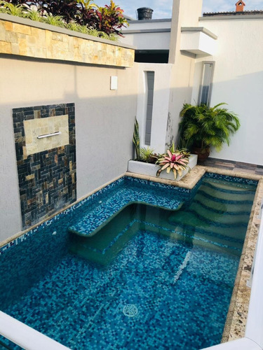 Imagen 10 de 14 de Quinta Remodelada En Venta - Cagua , Corinsa - 04145880139