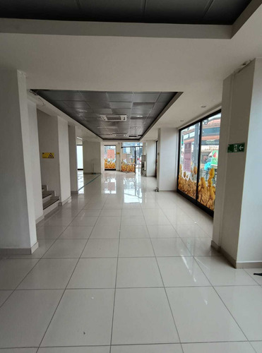 Amplio Local En La Mejor Ubicación (65078)