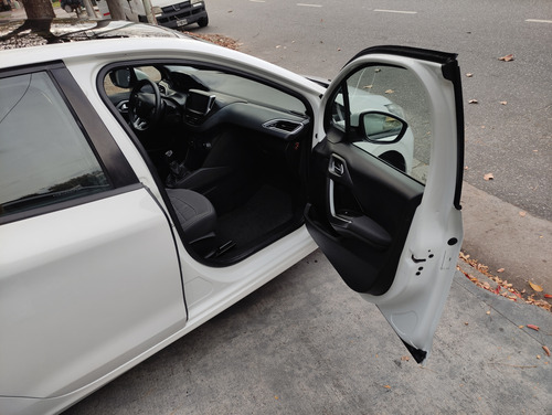 Peugeot 208 1.6 Allure Touchscreen