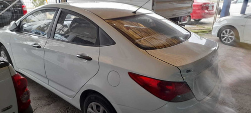 Hyundai Accent 1.5 Gls Mt