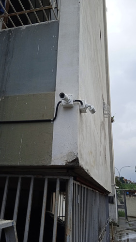 Cámaras De Seguridad Hikvision Dahua Cctv Dvr  Instalación 