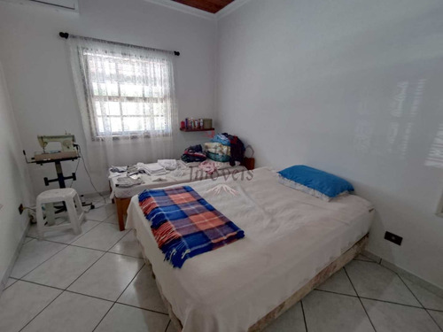 Imagem 7 de 15 de Casa Térrea No Centro De Bertioga, Com Amplo Quintal. - V841