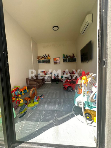 Casa En Venta En Condominio Jurica Mesón San Francisco