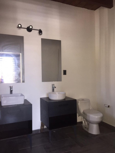 Imagen 18 de 26 de Casa En Venta En Privada Sobre Calle En Metepec