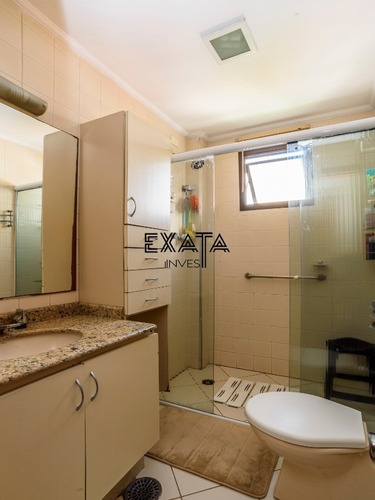 Imagem 13 de 30 de Apartamento Em Alto De Pinheiros Repleto De Armários Embutidos, Sala E Quartos Com Piso Taco De Madeira, Um Banheiro Para Os Dois Quartos, Salas De Estar E Jantar, Cozinha Com Copa - Ap00800 - 697149