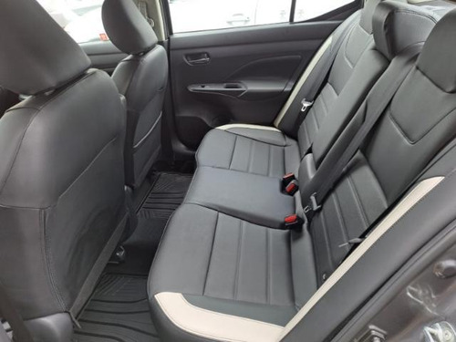 Imagen 13 de 13 de Nissan Versa Cvt Exclusive Cvt