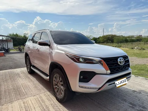 Toyota Fortuner Srv 2023 Único Dueño Como Nueva