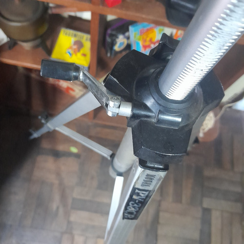 Imagem 2 de 7 de Tripé Antigo Made In Japão. 1.50m Altura Máxima 55 Cm Mínima