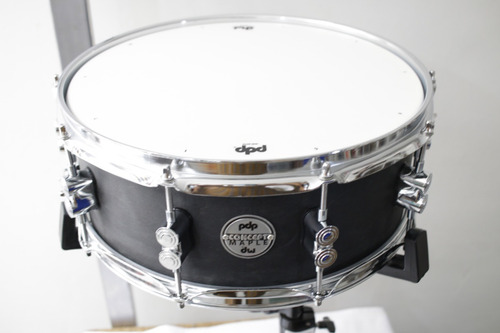 Caja 14x5.5 Black Wax // Concept // Pdp // Lucy Rock