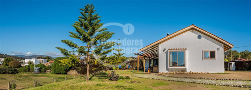 Casa En Venta De 3 Dorm. En Puchuncaví