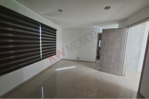 Casa En Venta En Mayorazgo, León! 239 M² Construcción