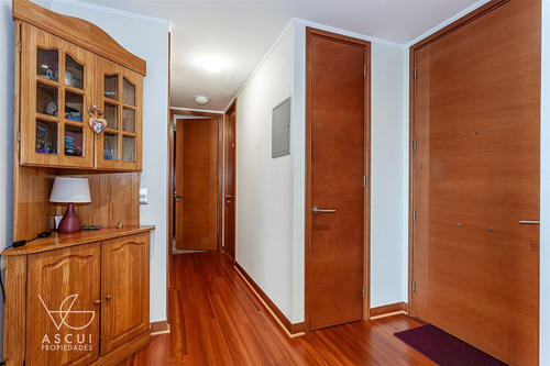 Amplio Departamento En Venta De 3 Dorm. En Las Condes