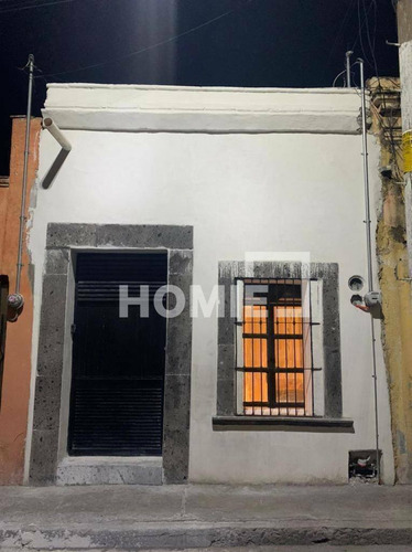 Recámara Amueblada En Renta En El Centro De Querétaro Privada, Segura Y Bien Ubicada, 93374