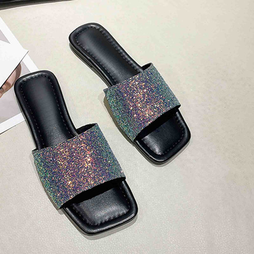 Mujeres Que Usan Sandalias Con Diamantes De Imitación Para U
