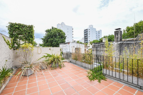 Casa De 3 Dormitorios Con Parrillero Terraza Patio Y Jardín Centro Echesortu