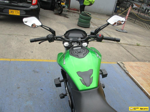 Moto Bajaj Dominar D 400