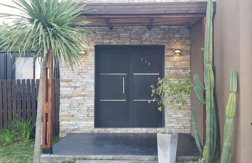 Casa En Venta Barrio Privado, San Francisco, Viilanueva.