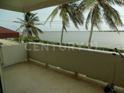 Oficinas En Venta, Col. Centro, Coatzacoalcos, Ver.