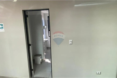Bodega Con Oficina En Arriendo, Pudahuel, Santiago