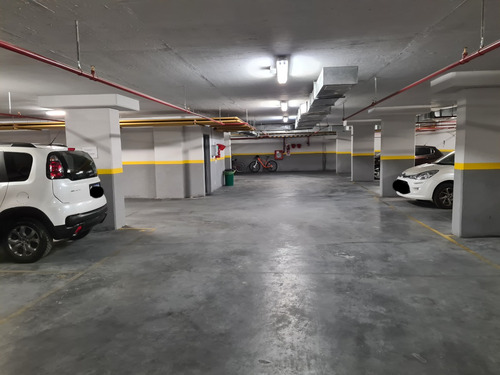 Oportunidad: 2 Cocheras Al Precio De 1 - Ideal Para Usar + Obtener Renta. Fija, Cubierta, Seguridad 24hs, Control Remoto, Edificio Residencial De 1º Categoría, Se Venden Juntas