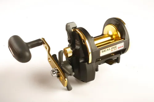 Reel Daiwa Sealine X30-sha Spool De Aluminio Lance De Costa Color Negro Y Dorado