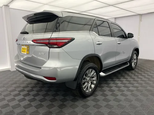 Toyota Fortuner 2.7 SRV
