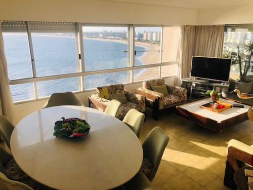 Apartamento De 3 Dor, 3 Baños ( 2 En Suite), Balcon Con Vista A La Playa Mansa Y Brava. En Una Excelente Ubicacion. Consulte!!!!! Por Alquiler- Ref: 2199