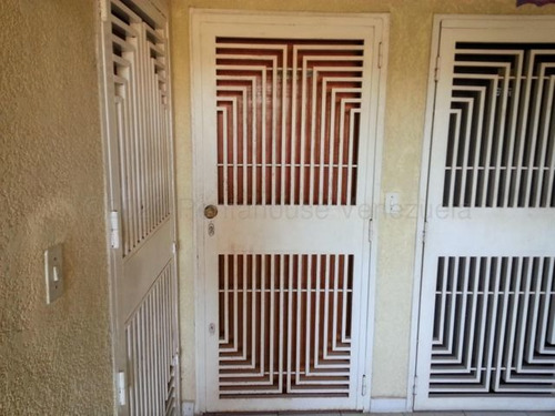 Apartamento Comodo Y Freso En Venta Cabudare 04145384403 21-4438