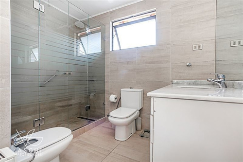 Imagen 7 de 15 de Casa En Venta De 4 Dorm. En Las Condes