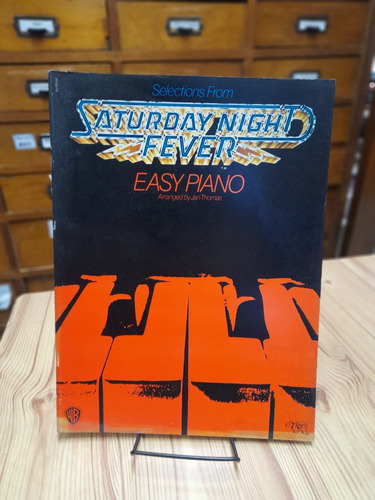 Álbum De Partituras  Saturday  Night  Fever Piano Fácil 