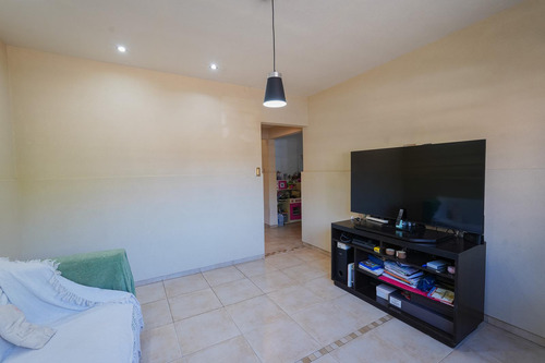 Venta - Casa - 4 Ambientes - Ramos Mejia - Pileta - Cochera