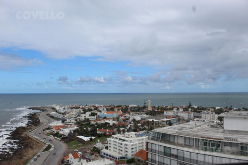 Piso Alto Con Insuperables Vistas Al Mar. 3 Dormitorios En Suite