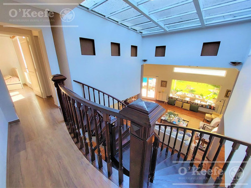 Imagen 23 de 30 de Casa En Venta De Cinco Ambientes Con Quincho Y Vista Al Fondo A Golf En Abril Club De Campo