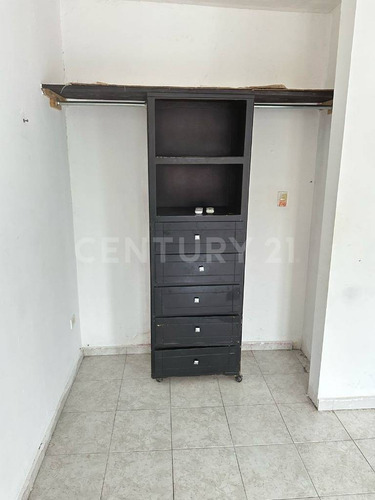 Casa En Venta En Col. Hacienda Los Cantu En Escobedo