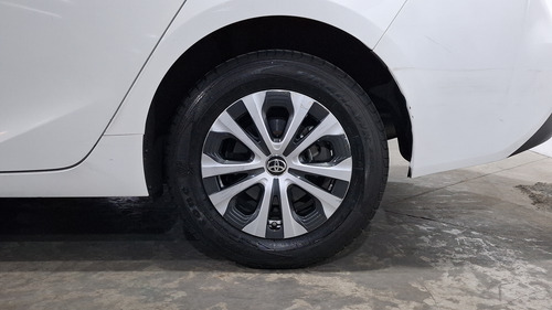 Toyota Prius 1.8 HEV BASE AUTO
