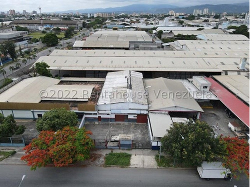 Excelente Galpón Industrial En Venta, Para Diversidad De Funcionalidades, Cuenta Con 803,75 M2, Barquisimeto. Zl 23-3557